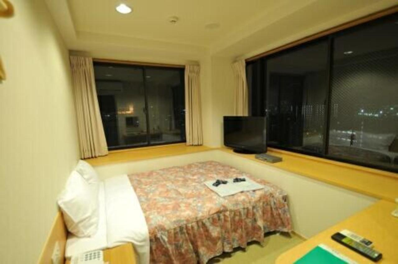 Hiroshima Ekimae Universal Hotel Exterior foto